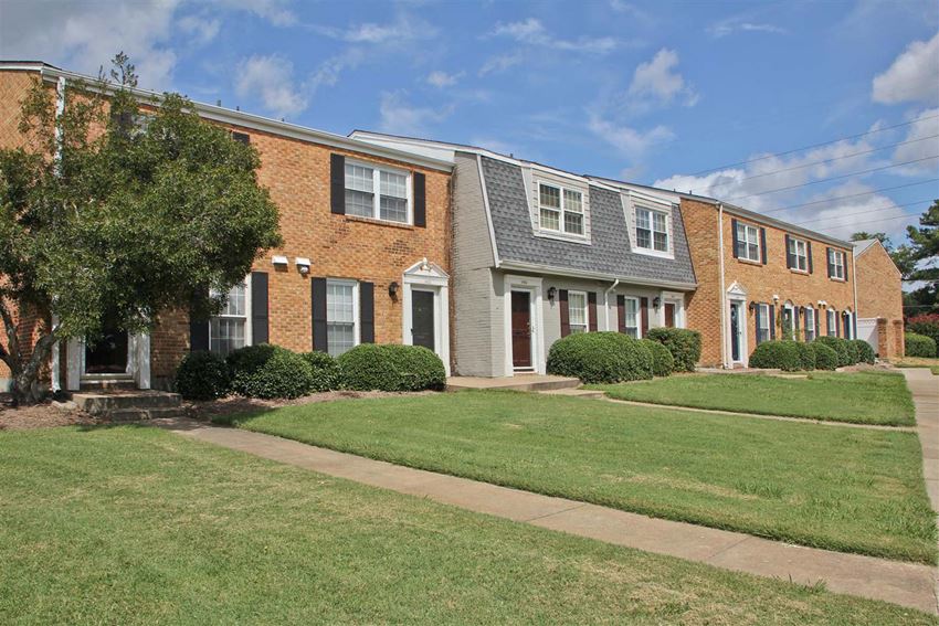 The Courtyards Of Chanticleer Apartments, 1421B Automne Circle